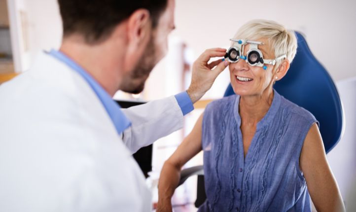 Badanie wzroku seniora